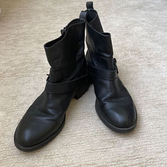 Nine West Shoes - Women’s Nine West Hanzil Pebbled Black Leather Ankle Boots, Size 7M